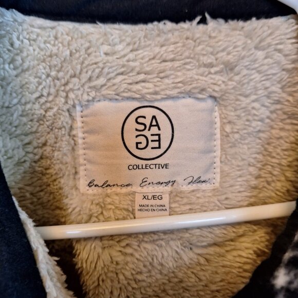 Sage Collective sherpa and flannel shacket - Picture 3 of 5